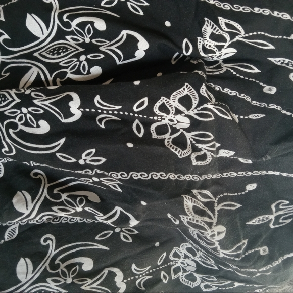 A Happy Camper Bundle of eclectic clothes for the family. - Picture 4 of 16